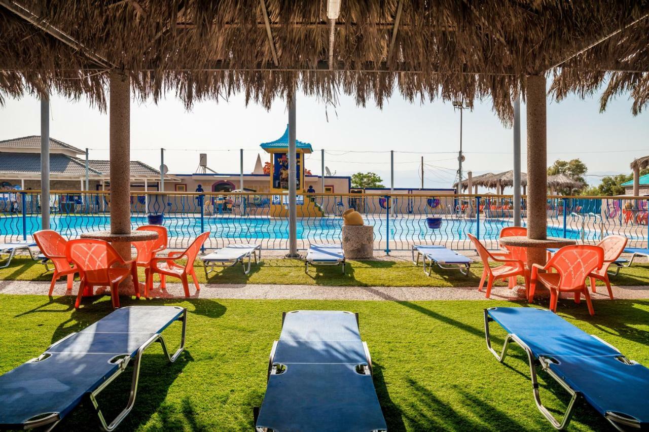 Hotel The Dream Compound- By Biankini Kalia Exterior foto